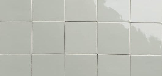 glossy white glazed tiles